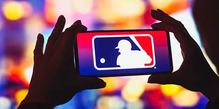 MLB ที่คืนสภาพปกติของ Pete Rose และ Joe Jackson ถึงแม้จะมีเรื่องรักบาปในการพนันในอดีต